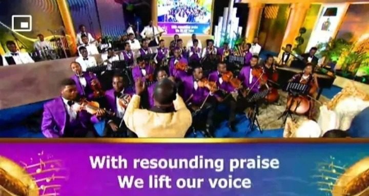 Resounding praise by Loveworld Singers